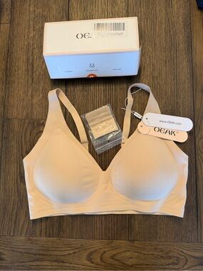NWT OEAK Wireless Padded Bra Medium Seamless Full Coverage Nude